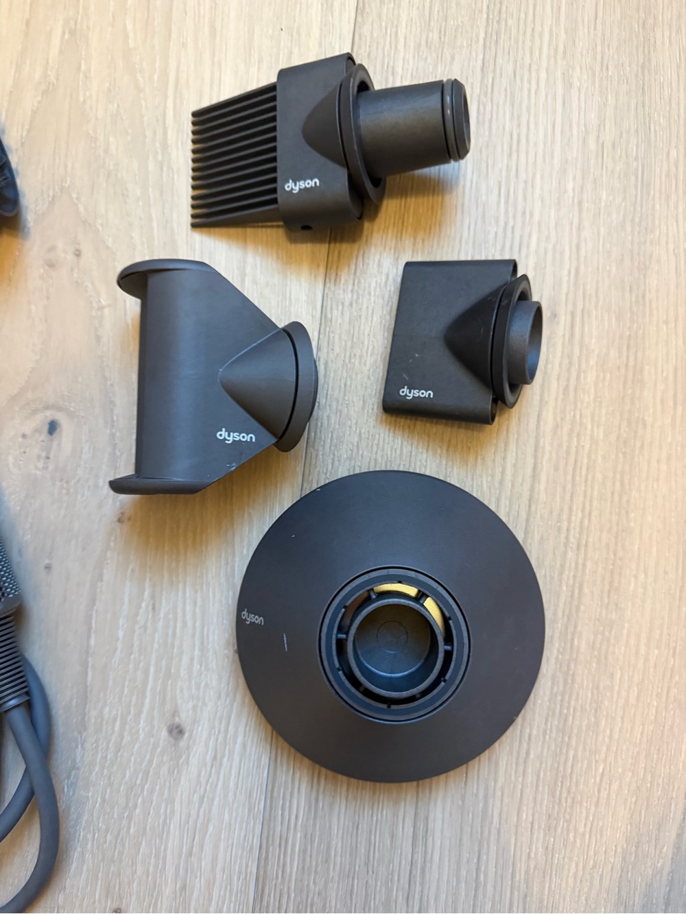 Dyson Supersonic Hair Dryer with Attachments - Picture 4 of 6